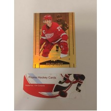 G-10 Dylan Larkin Gold Etchings 2021-22 Tim Hortons UD Upper Deck 